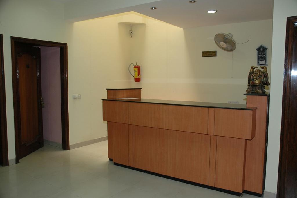 Hotel D R International Амбала Номер фото