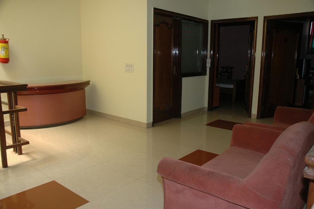 Hotel D R International Амбала Экстерьер фото