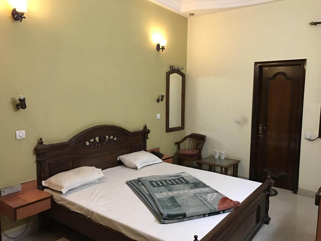 Hotel D R International Амбала Экстерьер фото