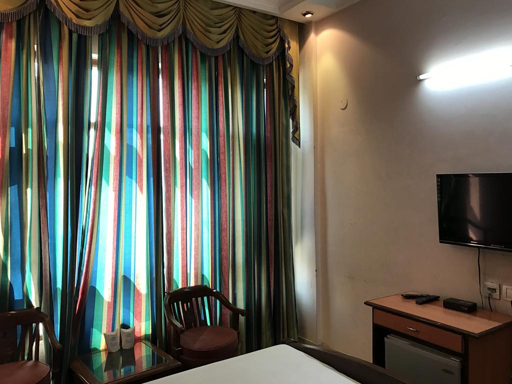 Hotel D R International Амбала Экстерьер фото