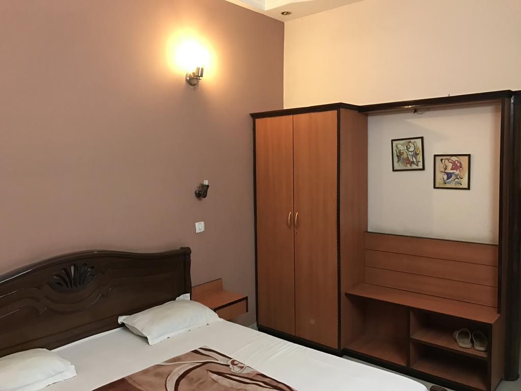 Hotel D R International Амбала Экстерьер фото